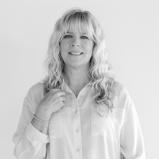 Renee permanent jewelry artist Traverse City, Michigan Lakuna Links